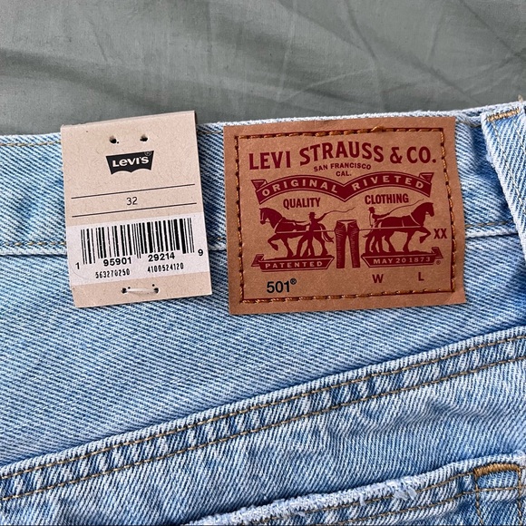 Levi’s 501 Shorts - Picture 2 of 5